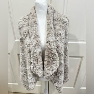 Dylan Cozy Cream Fur Vest, size M